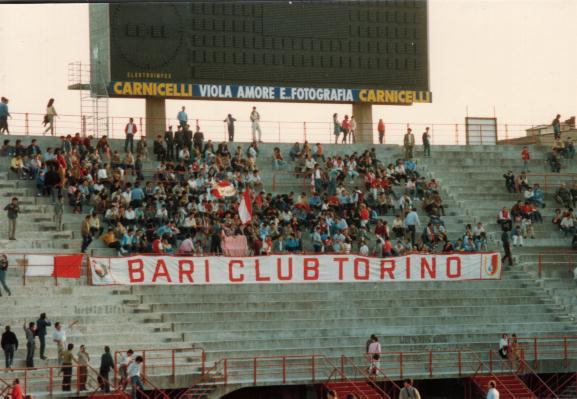 Fiorentina-Bari 83-84