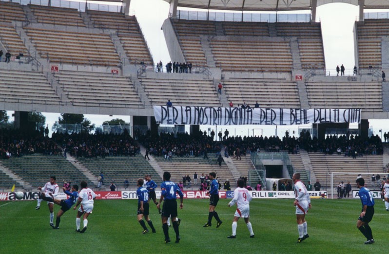 Bari-Udinese 2000-2001 PER LA NOSTRA DIGNITA'... PER IL BENE DELLA CITTA' 2